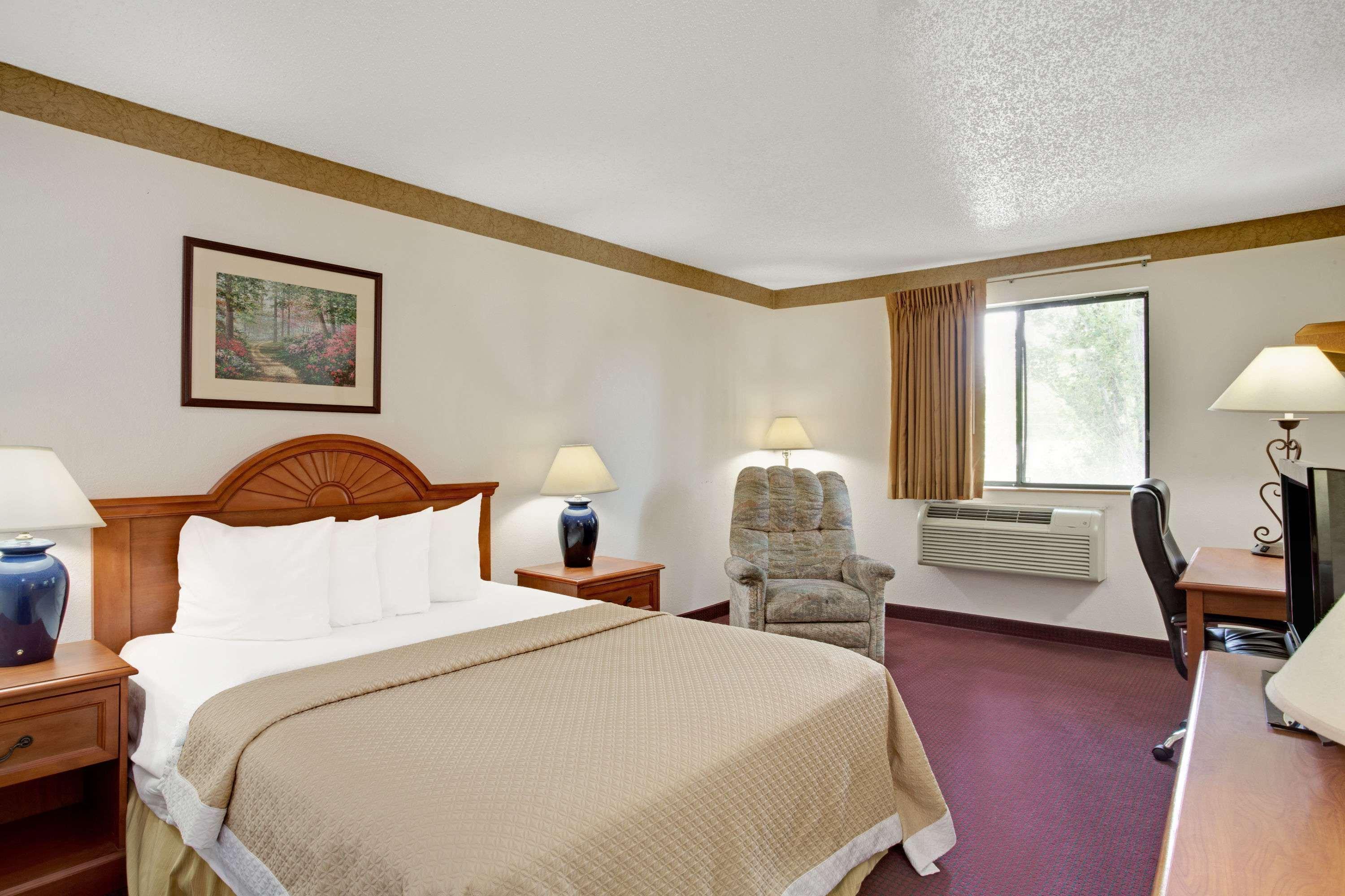 Clearfield Antelope Inn & Suites מראה חיצוני תמונה