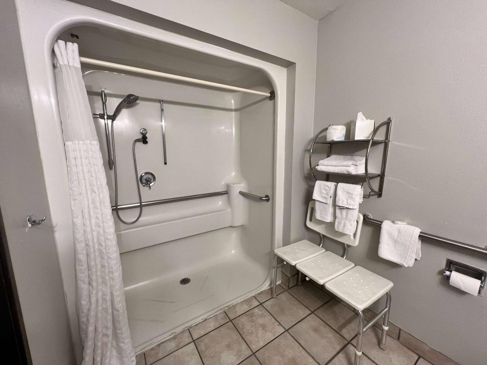 Clearfield Antelope Inn & Suites מראה חיצוני תמונה