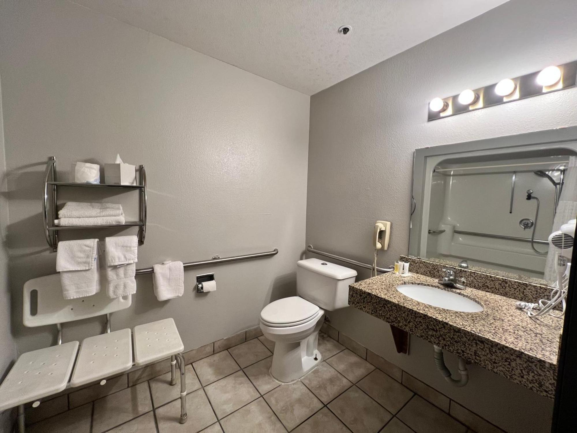 Clearfield Antelope Inn & Suites מראה חיצוני תמונה