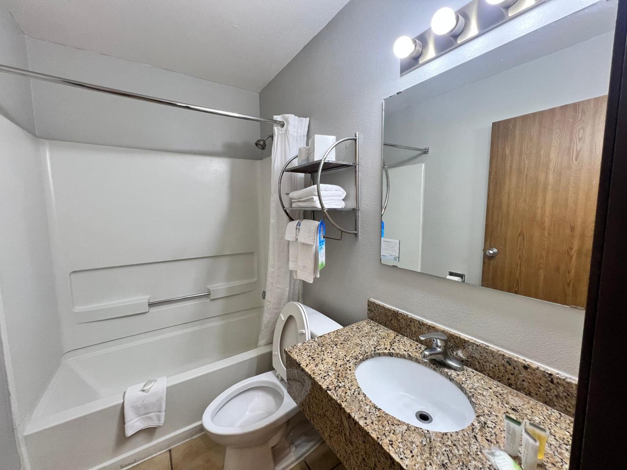 Clearfield Antelope Inn & Suites מראה חיצוני תמונה