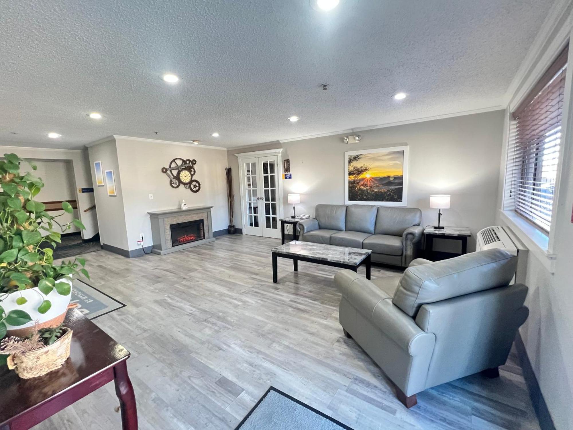 Clearfield Antelope Inn & Suites מראה חיצוני תמונה
