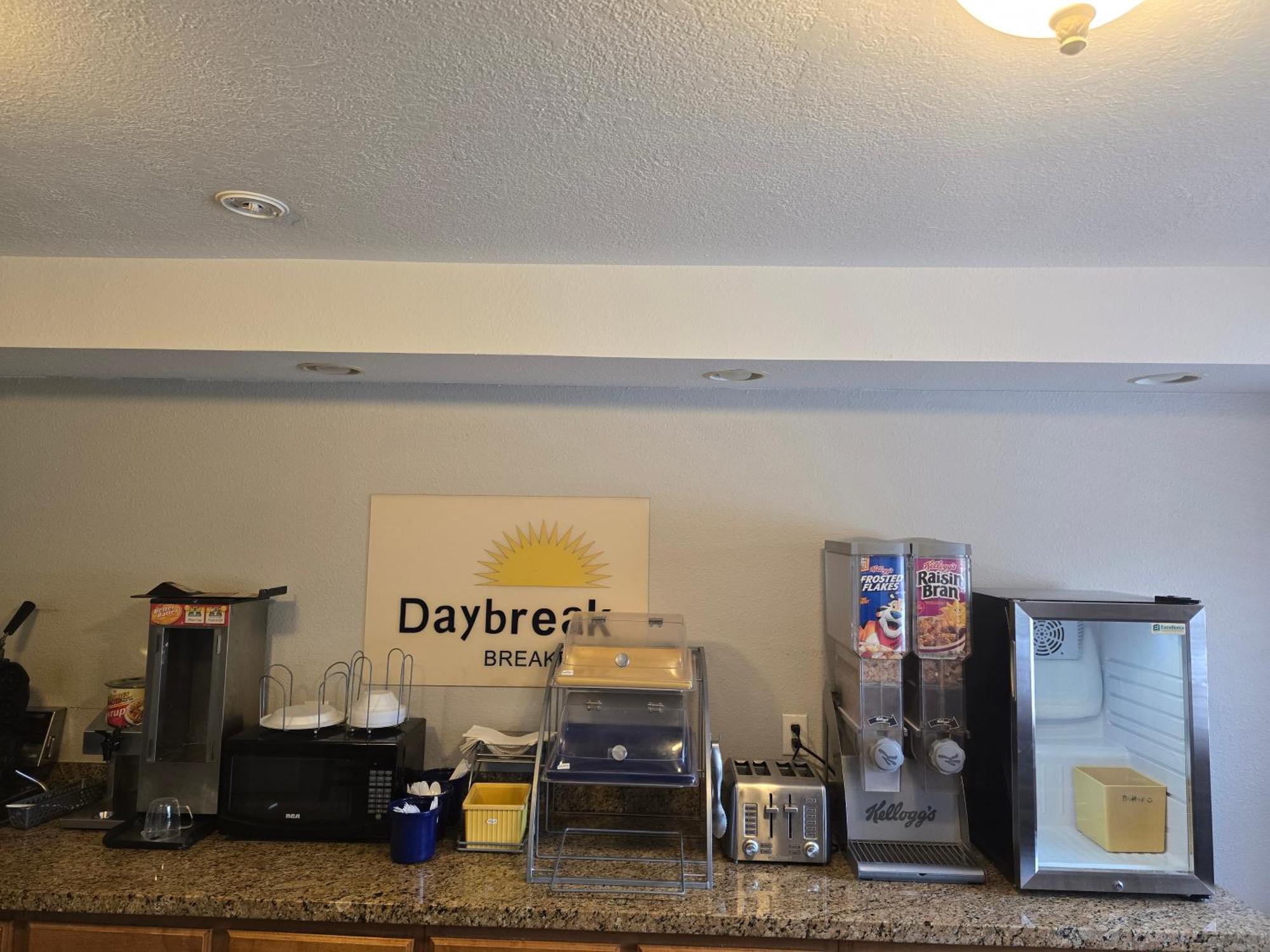 Clearfield Antelope Inn & Suites מראה חיצוני תמונה